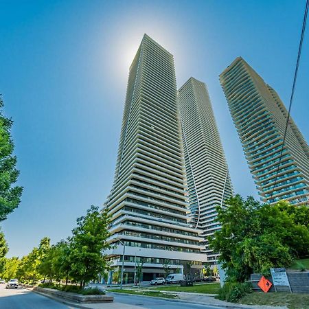 Condo In Parklawn & Lake Shore With Free Parking Close To Airport Toronto Buitenkant foto