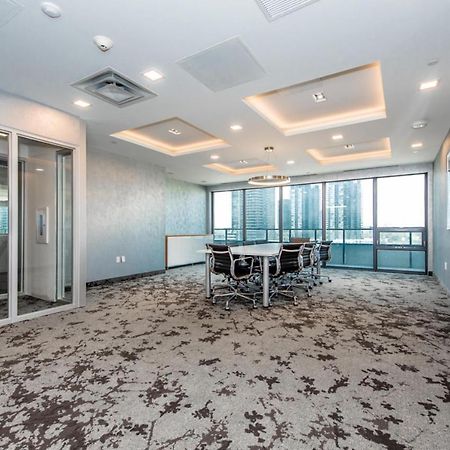 Condo In Parklawn & Lake Shore With Free Parking Close To Airport Toronto Buitenkant foto