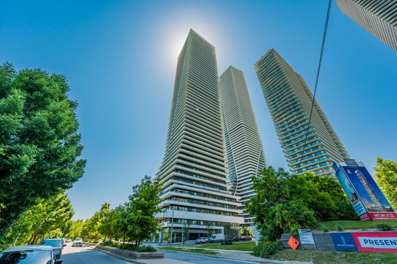 Condo In Parklawn & Lake Shore With Free Parking Close To Airport Toronto Buitenkant foto