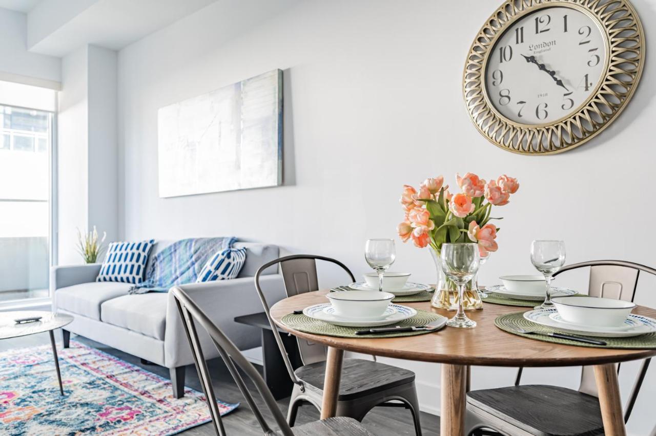 Condo In Parklawn & Lake Shore With Free Parking Close To Airport Toronto Buitenkant foto