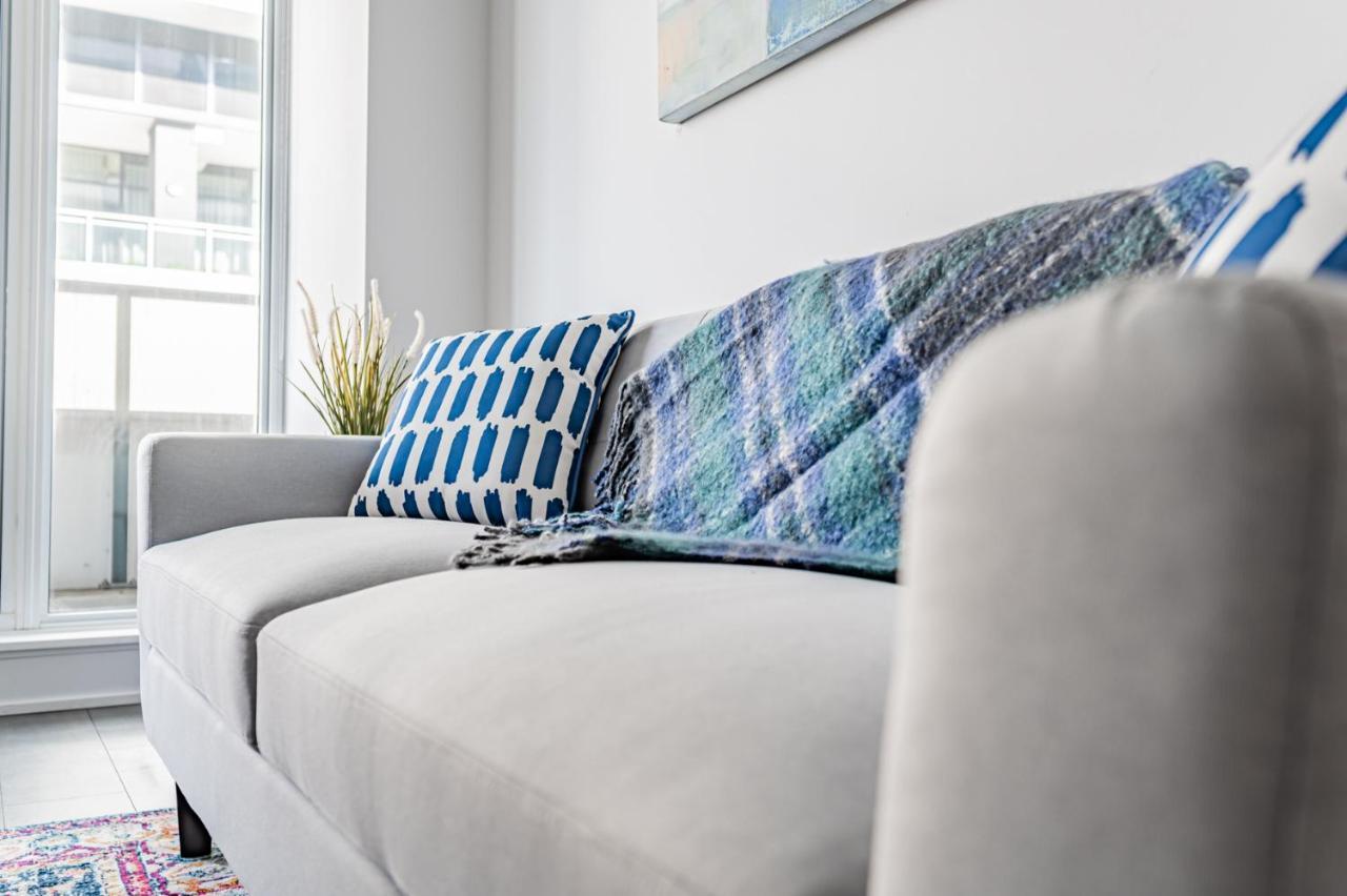 Condo In Parklawn & Lake Shore With Free Parking Close To Airport Toronto Buitenkant foto
