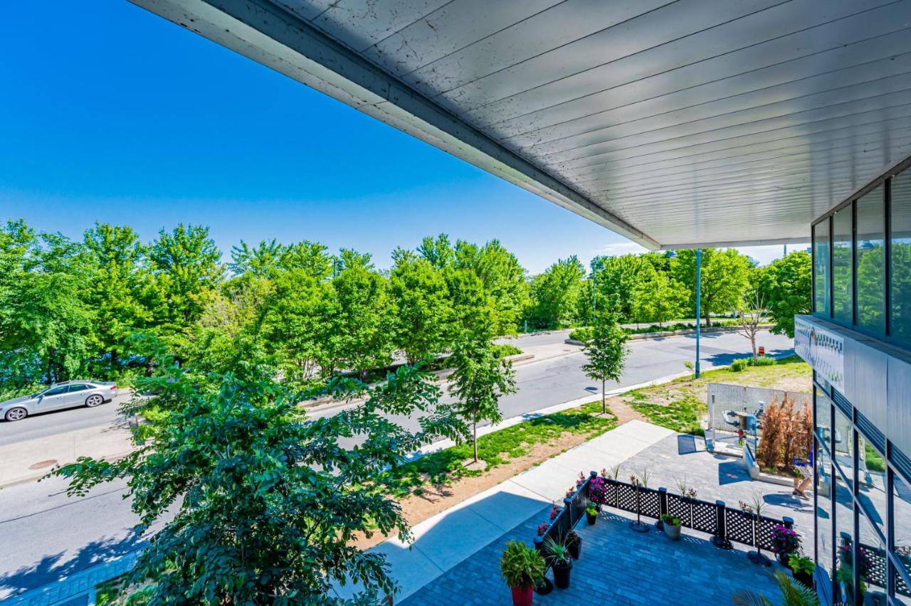 Condo In Parklawn & Lake Shore With Free Parking Close To Airport Toronto Buitenkant foto