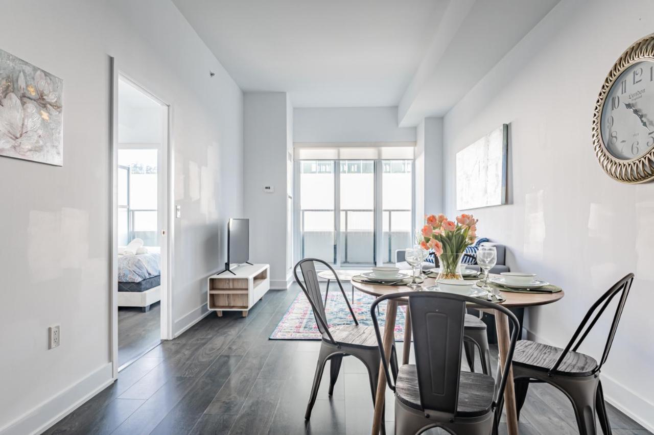 Condo In Parklawn & Lake Shore With Free Parking Close To Airport Toronto Buitenkant foto