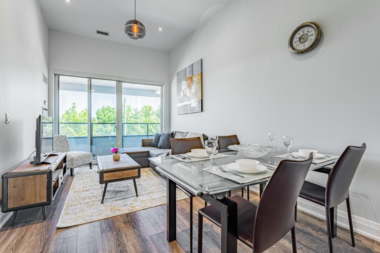 Condo In Parklawn & Lake Shore With Free Parking Close To Airport Toronto Buitenkant foto
