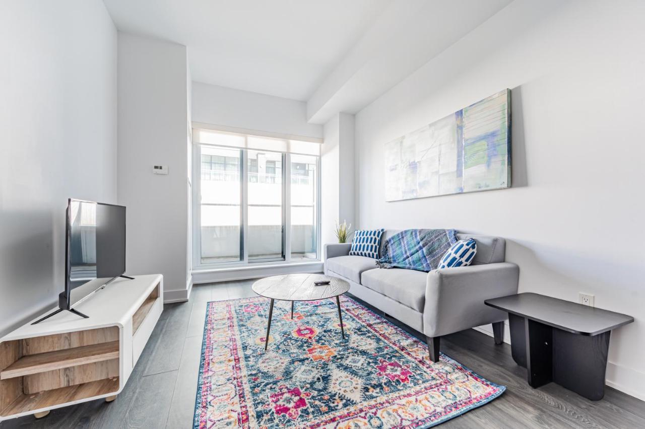 Condo In Parklawn & Lake Shore With Free Parking Close To Airport Toronto Buitenkant foto