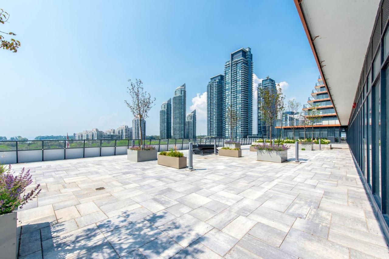 Condo In Parklawn & Lake Shore With Free Parking Close To Airport Toronto Buitenkant foto
