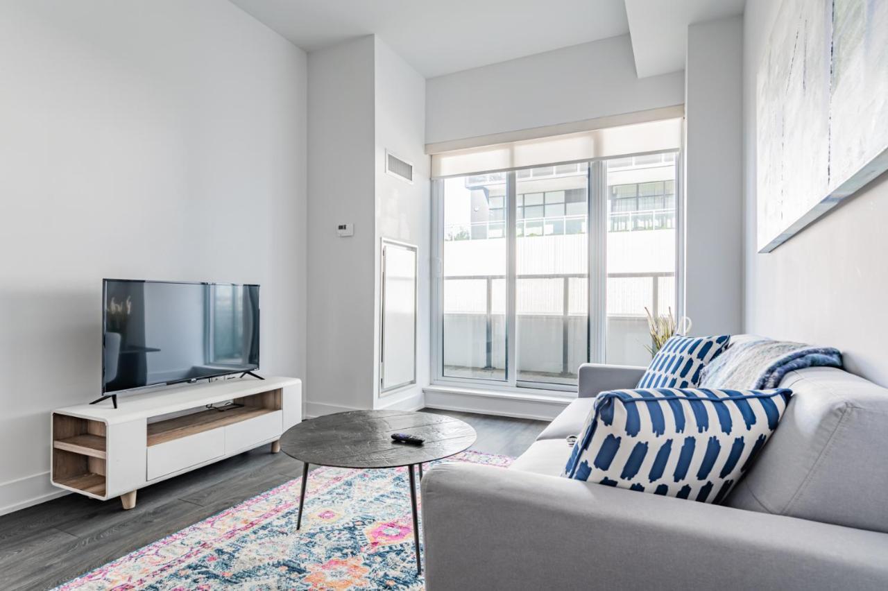 Condo In Parklawn & Lake Shore With Free Parking Close To Airport Toronto Buitenkant foto