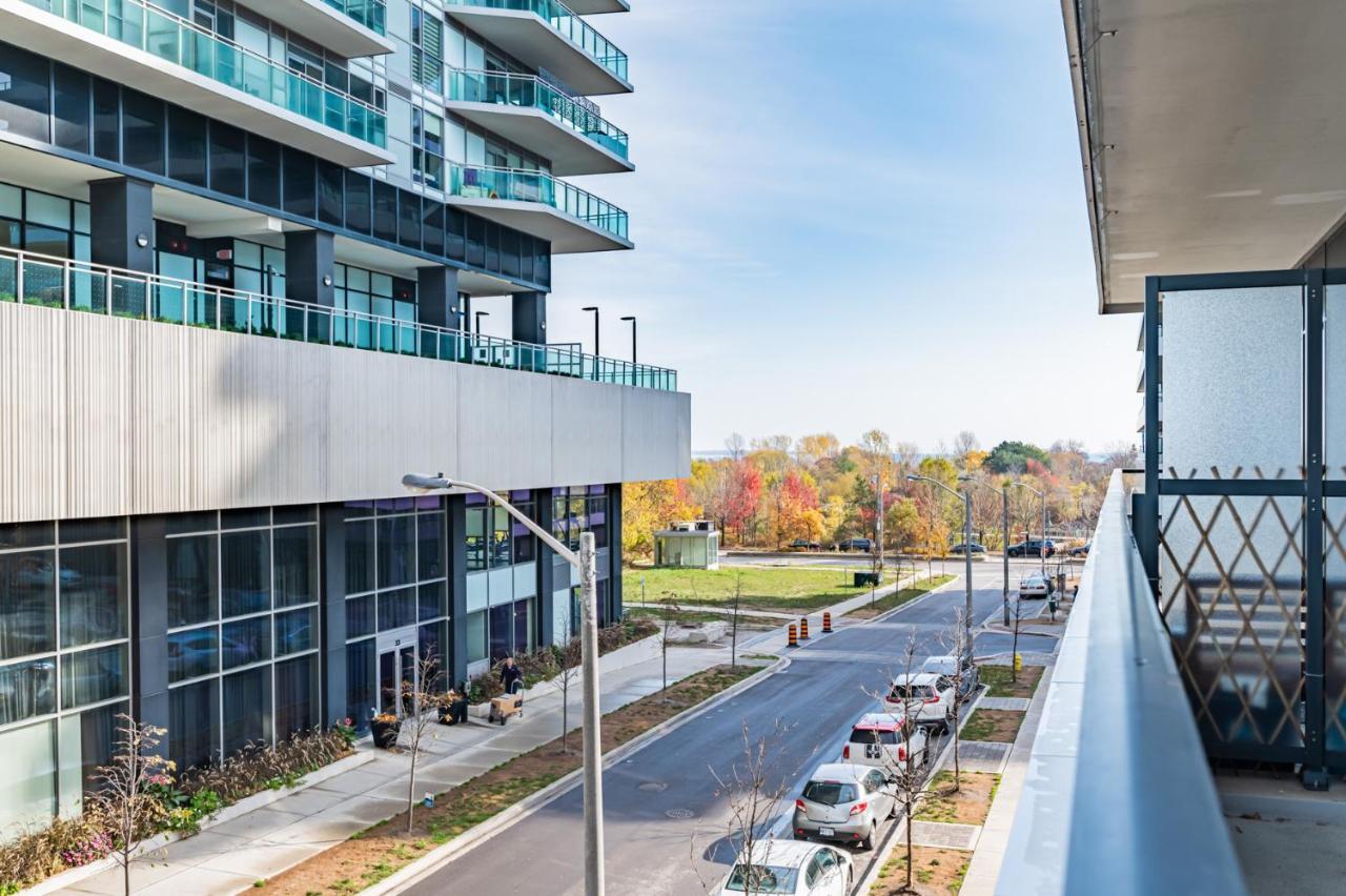 Condo In Parklawn & Lake Shore With Free Parking Close To Airport Toronto Buitenkant foto