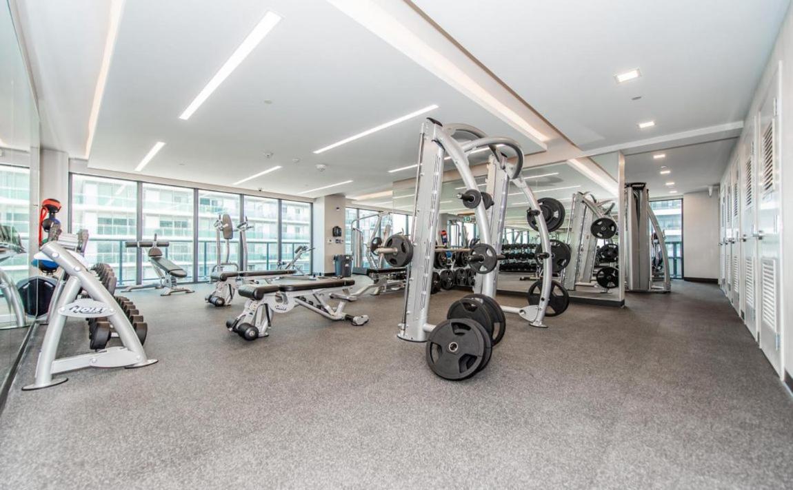 Condo In Parklawn & Lake Shore With Free Parking Close To Airport Toronto Buitenkant foto