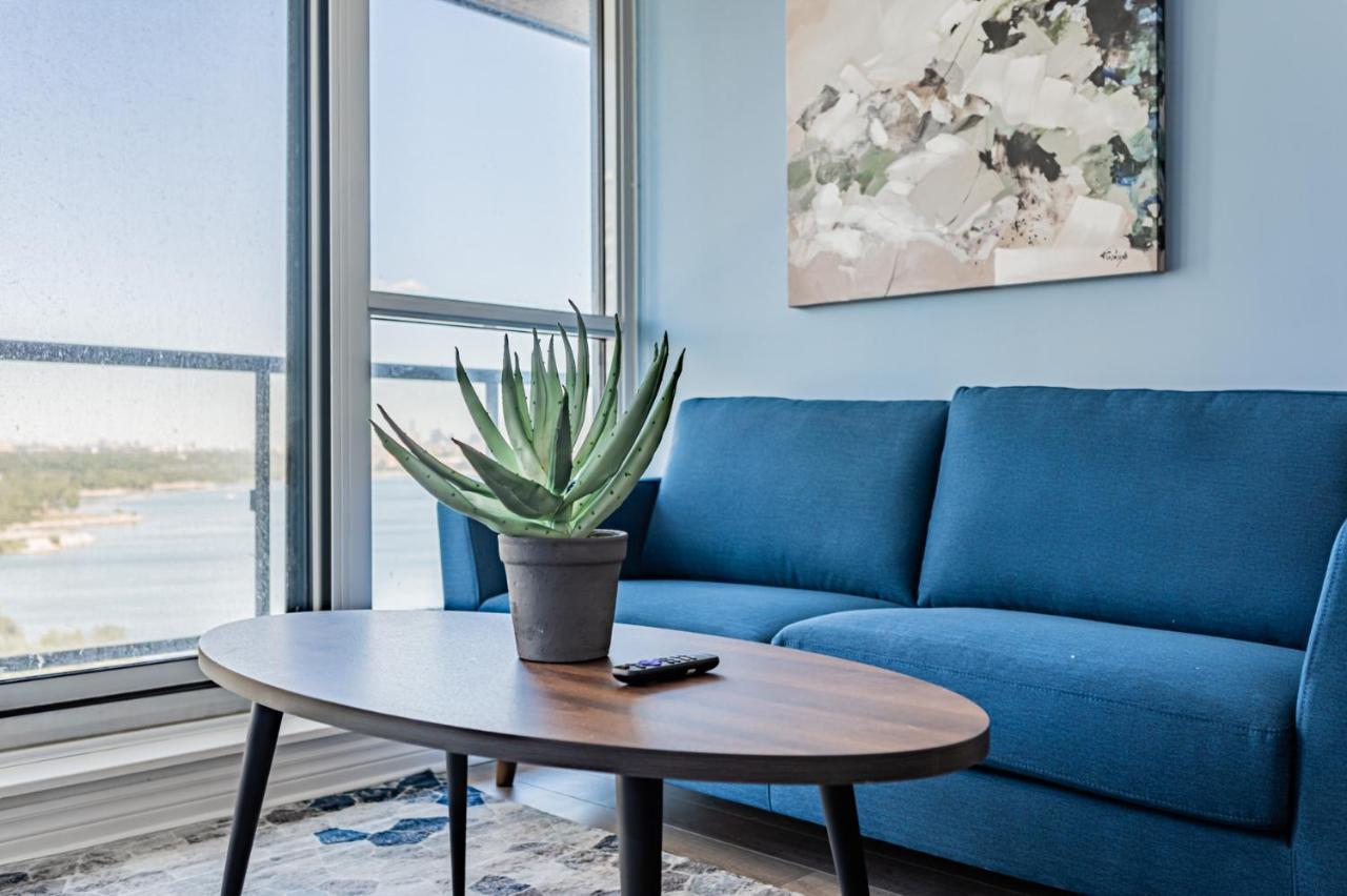 Condo In Parklawn & Lake Shore With Free Parking Close To Airport Toronto Buitenkant foto