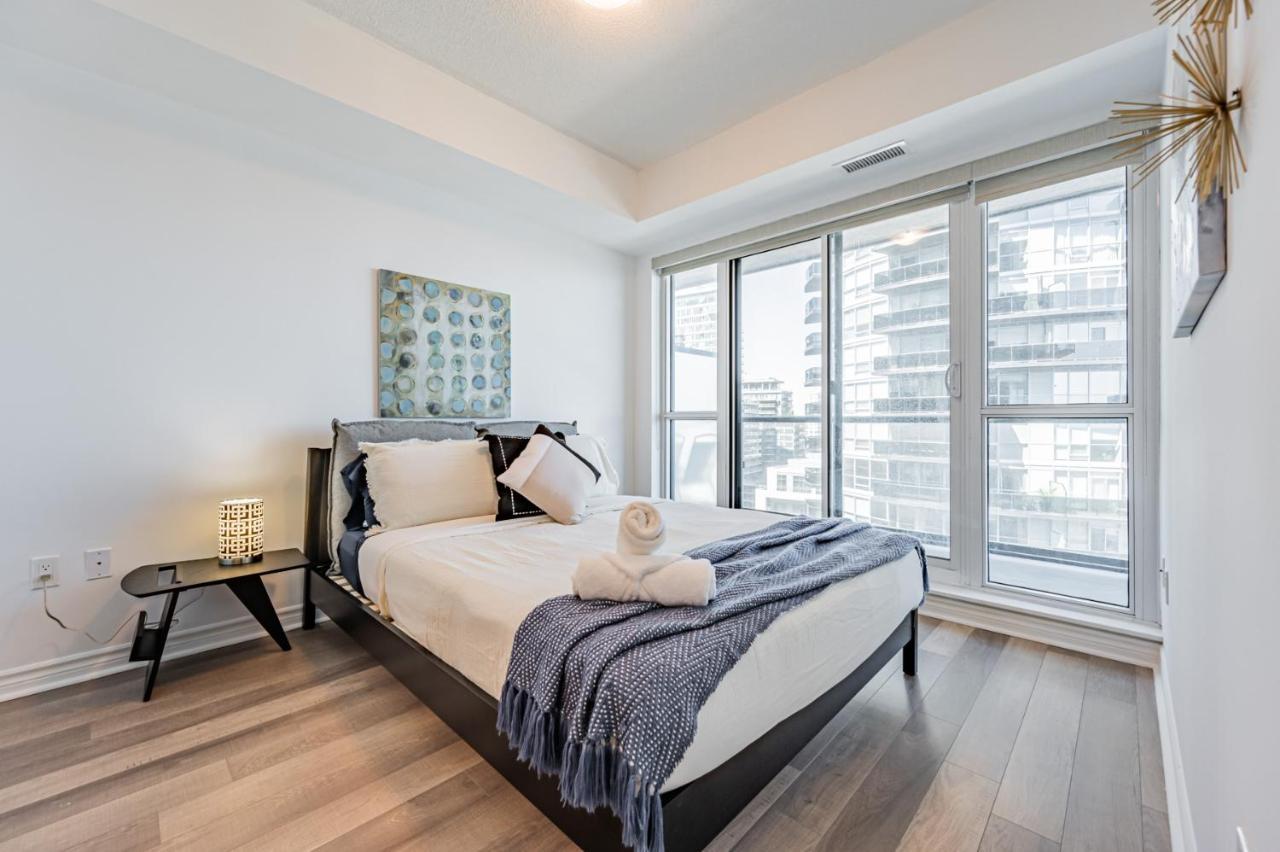 Condo In Parklawn & Lake Shore With Free Parking Close To Airport Toronto Buitenkant foto