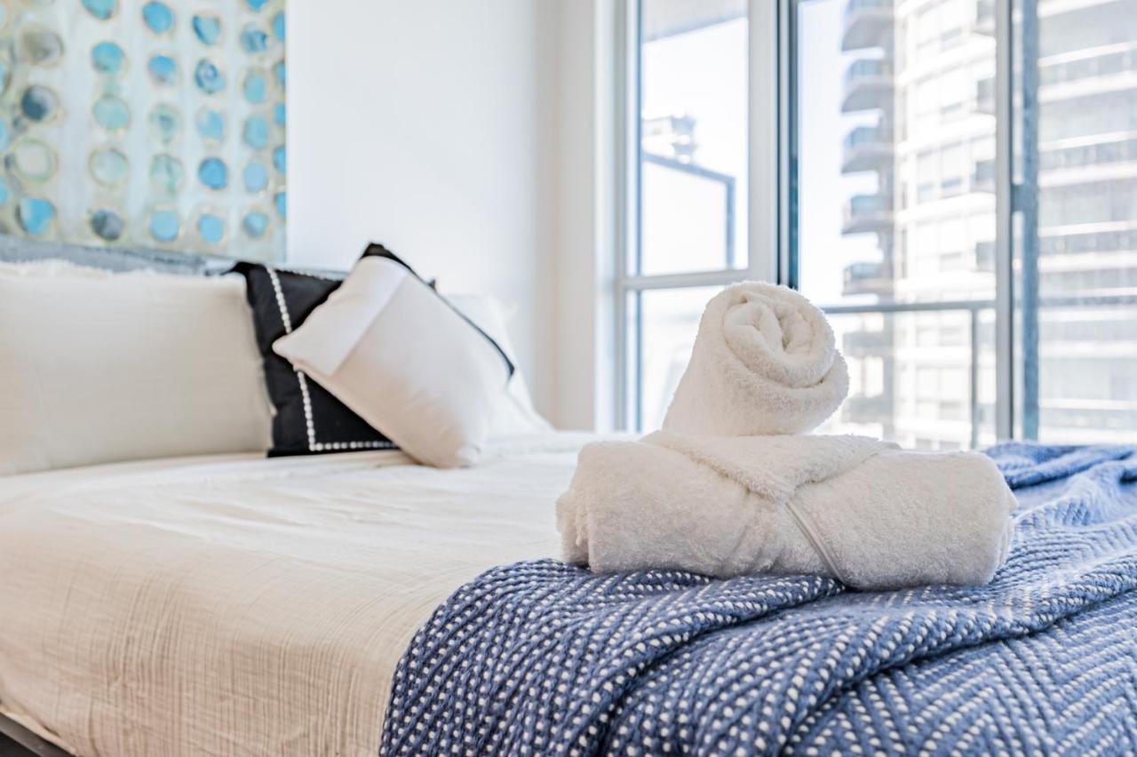 Condo In Parklawn & Lake Shore With Free Parking Close To Airport Toronto Buitenkant foto